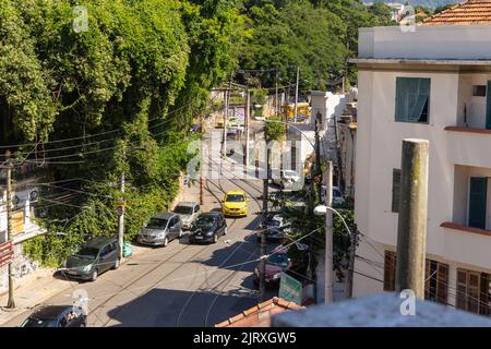 Largo do Curvelo in Rio de Janeiro, Brasilien - 27. April 2019: Largo do Curvelo befindet sich in der Nachbarschaft von Santa Teresa in Rio de Janeiro. Stockfoto