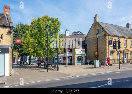 Falkland Square Shopping Centre von Market Street, Crewkerne, Somerset, England, Großbritannien Stockfoto