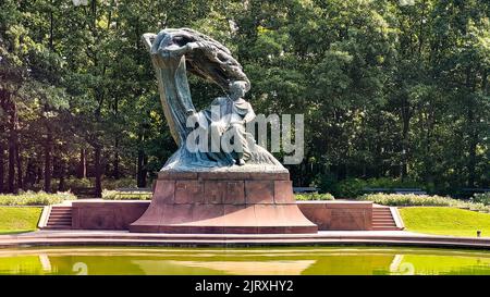 Frederic Chopin Denkmal im Lazienki Park. Warschau. Polen. Stockfoto