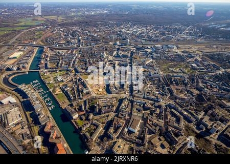 Luftaufnahme, Binnenhafen und Baustelle für das neue Mercatorviertel Duisburg an der Gutenbergstraße und Oberstraße, Altstadt, Duisburg, Ruhrgebiet, Nein Stockfoto