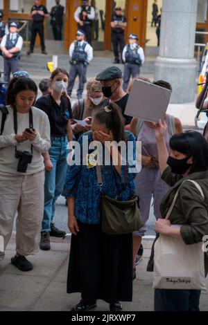 Da die Lebenshaltungskosten weiter steigen, erhöht OFGEM ihre Energiepreise um 80% auf 3459 £, was es für niemanden in Großbritannien fast unmöglich macht, ein zu sein Stockfoto