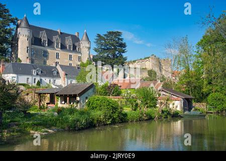 Foto des Schlosses von Montresor und die Reflexion Stockfoto