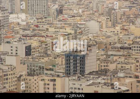 Copacabana Nachbarschaft von der Spitze des Agulhinha do Inhanga Gipfel in Rio de Janeiro Brasilien gesehen. Stockfoto