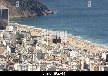 copacabana Strand von der Spitze des Hügels der Ziegen in Rio de Janeiro gesehen. Stockfoto