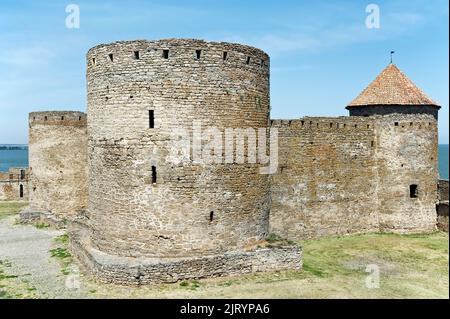 Blick von innen auf die Zitadelle der Burg Bilhorod-Dnistrovskyi (Festung Akkerman) in der Ukraine Stockfoto