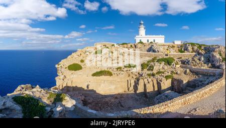 Landschaft mit Far de Cavalleria, Menorca, Spanien Stockfoto