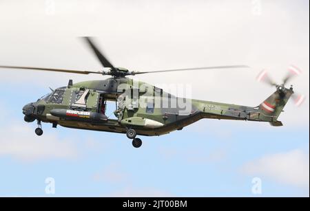 Kampfhubschrauber der deutschen Armee NH90 beim Royal International Air Tattoo RIAT 2022 bei RAF Fairford, Großbritannien Stockfoto