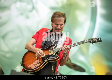 23. Juni 2022: Gitarrenlegende Steve Vai tritt beim Hellfest Open Air Festival auf Stockfoto