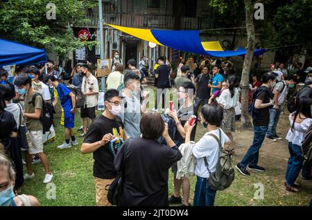 Taipeh. 27. August 2022. Taiwanesen, Expats und Ukrainer, die auf der Insel leben, nehmen an einem Festival zur Feier des ukrainischen Unabhängigkeitstages in Taipei, Taiwan Teil am 27/08/2022 von Wiktor Dabkowski Credit: dpa/Alamy Live News Stockfoto