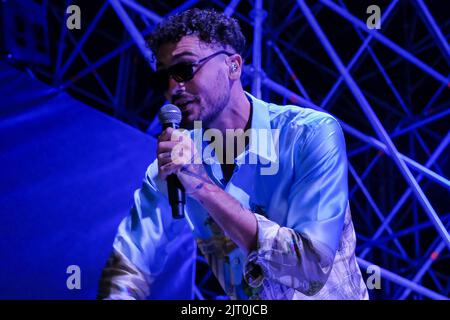 Modena, Italien. 26. August 2022. Carl Brave während CARL BRAVE - Sommer 2022, Italienischer Sänger Musikkonzert in Modena, Italien, August 26 2022 Quelle: Independent Photo Agency/Alamy Live News Stockfoto