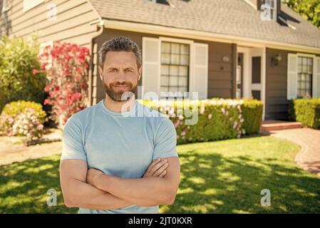 makler begrüßen Besucher. Mieten oder kaufen neues Haus. Home versichern. Property Insurance Promotion Stockfoto