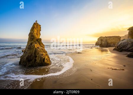 Der berühmte Strand El Matador bei Sonnenuntergang, kalifornien Stockfoto