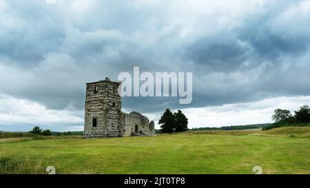 Die alte Kirche von Knowlton, erbaut in einem neolithischen Henge, Dorset, Großbritannien - John Gollop Stockfoto