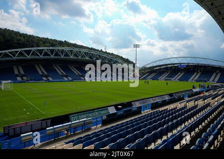 Huddersfield, Großbritannien. 27. August 2022. Allgemeine Ansicht des John Smiths Stadions vor dem Spiel in Huddersfield, Vereinigtes Königreich auf 8/27/2022. (Foto von Steve Flynn/News Images/Sipa USA) Quelle: SIPA USA/Alamy Live News Stockfoto