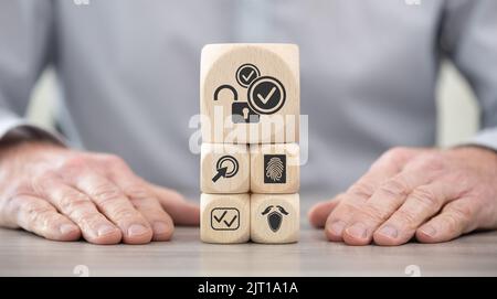 Holzblöcke mit Symbol des 2fa-Konzepts Stockfoto