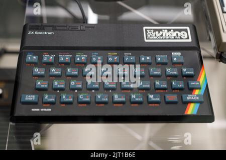 Oslo, Norwegen. 01. Mai 2022: Vintage-Computer ZX SPECTRUM VIKING im Osloer Technikmuseum. Stockfoto