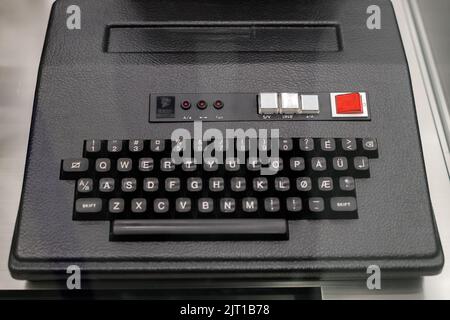 Oslo, Norwegen. 01. Mai 2022: Vintage-Maschine TEL TEKST TELEFON im Osloer Technikmuseum. Stockfoto