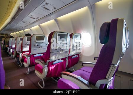 SINGAPUR – CIRCA JANUAR 2020: Inside Malaysia Airlines Airbus A330-300. Malaysia Airlines ist die Flaggenfluggesellschaft von Malaysia und Mitglied der onewo Stockfoto