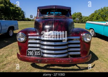 1953 Chevrolet 3100 Pickup-Truck auf der American Auto Club Rallye der Giganten, am 10.. Juli 2022 im Blenheim Palace Stockfoto