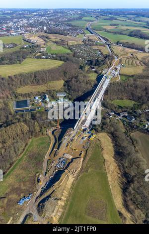 Luftaufnahme, Angerbachtalbrücke, neuer Autobahnabschnitt der A44, Spaltschließung zwischen Ratingen-Ost und Velbert, Kläranlage Angertal, Heilig Stockfoto