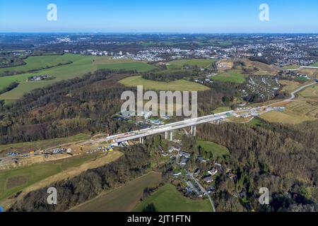 Luftaufnahme, Angerbachtalbrücke, neuer Autobahnabschnitt der A44, Spaltschließung zwischen Ratingen-Ost und Velbert, Kläranlage Angertal, Heilig Stockfoto