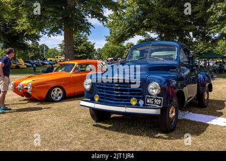 Studebaker Commander & Pick-up Truck der Serie 2R auf der American Auto Club Rallye der Giganten, die am 10.. Juli 2022 im Blenheim Palace stattfand Stockfoto