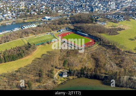 Luftaufnahme, Sportplatz Kreuzbergstadion, Olpe Stadt, Olpe, Sauerland, Nordrhein-Westfalen, Deutschland, DE, Europa, Freizeitbad Olpe, Fußballfeld, Stockfoto