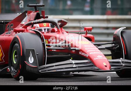 Scuderia Ferrari Monegasque-Fahrer Charles Leclerc im Einsatz während der Qualifikation beim Grand Prix F1 von Belgien Rennen, in Spa-Francorchamps, Samstag, 27. August 2022. Der Formel-1-Grand-Prix von Spa-Francorchamps findet an diesem Wochenende vom 26.. Bis 28.. August statt. BELGA FOTO VIRGINIE LEFOUR Stockfoto