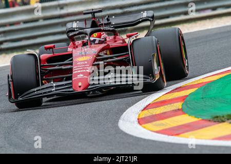 Scuderia Ferrari Monegasque-Fahrer Charles Leclerc im Einsatz während der Qualifikation beim Grand Prix F1 von Belgien Rennen, in Spa-Francorchamps, Samstag, 27. August 2022. Der Formel-1-Grand-Prix von Spa-Francorchamps findet an diesem Wochenende vom 26.. Bis 28.. August statt. BELGA FOTO JONAS ROOSENS Stockfoto