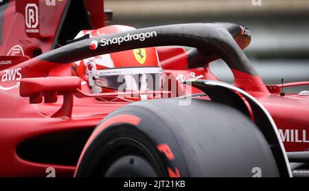 Scuderia Ferrari Monegasque-Fahrer Charles Leclerc im Einsatz während der Qualifikation beim Grand Prix F1 von Belgien Rennen, in Spa-Francorchamps, Samstag, 27. August 2022. Der Formel-1-Grand-Prix von Spa-Francorchamps findet an diesem Wochenende vom 26.. Bis 28.. August statt. BELGA FOTO VIRGINIE LEFOUR Stockfoto