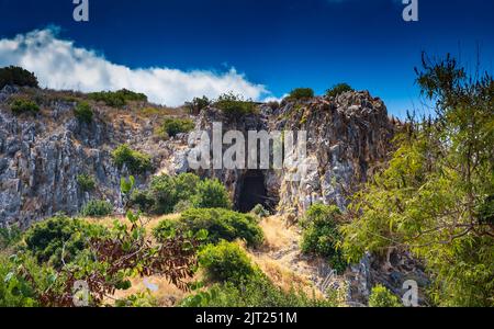 Mount Carmel, Israel. Höhle eines prähistorischen Menschen im Nahal Me'arot Nationalpark. Stockfoto