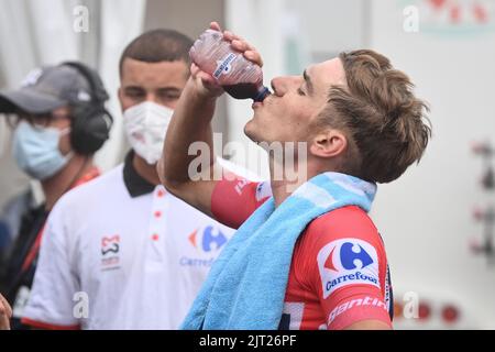 Cistierna, Spanien. 27. August 2022. Belgischer Remco Evenepoel von Quick-Step Alpha Vinyl, abgebildet nach der Etappe 8 der Ausgabe 2022 der 'Vuelta a Espana', Rundfahrt durch Spanien, von La Pola Llaviana nach Collau Fancuaya, Yernes y Tameza (153,4 km), Spanien, Samstag, 27. August 2022. BELGA FOTO DAVID STOCKMAN Kredit: Belga Nachrichtenagentur/Alamy Live News Stockfoto