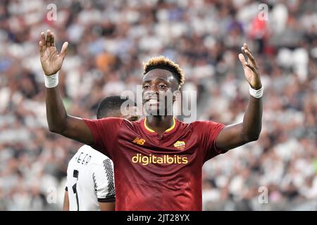 Turin, Italien. 27. August 2022. Tammy Abraham von AS Roma beim Fußballspiel der Serie A zwischen dem FC Juventus und AS Roma im Juventus-Stadion in Turin (Italien), 27.. August 2022. Foto Andrea Staccioli/Insidefoto Kredit: Insidefoto di andrea staccioli/Alamy Live News Stockfoto