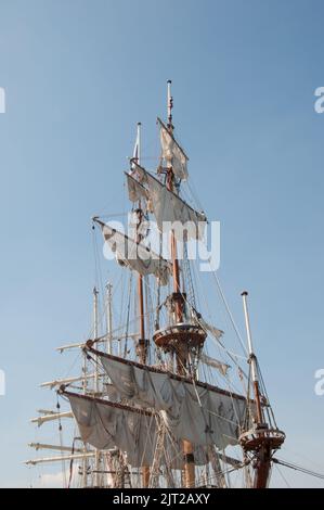 Sails and Rigging, Tall Ship, Tall Ship Festival, Themse, London, VEREINIGTES KÖNIGREICH. Die Tall Ships Regatta von Falmouth nach Greenwich endete mit mehreren Tall Ships Stockfoto