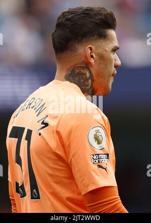 Manchester, England, 27.. August 2022. Ederson von Manchester City während des Spiels der Premier League im Etihad Stadium, Manchester. Bildnachweis sollte lauten: Darren Staples / Sportimage Stockfoto