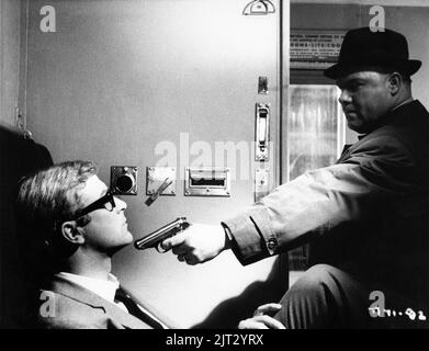 MICHAEL CAINE als Harry Palmer in DER IPCRESS-DATEI 1965 Regisseur SIDNEY J. FURIE Roman Len Deighton music John Barry Produzent Harry Saltzman The Rank Organization / Lowndes Productions Ltd. / Steven S.A. Stockfoto