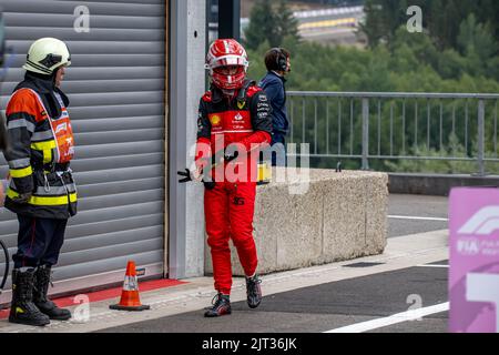 Stavelot, Belgien, 27.. August 2022, Charles Leclerc aus Monaco tritt für die Scuderia Ferrari an. Qualifying, Runde 14 der Formel-1-Meisterschaft 2022. Kredit: Michael Potts/Alamy Live Nachrichten Stockfoto