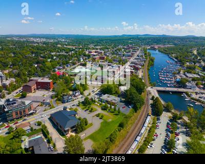 Magog City Luftaufnahme an der Mündung des Magog River zum Lake Memphremagog, Magog, Memphremagog County, Quebec QC, Kanada. Stockfoto