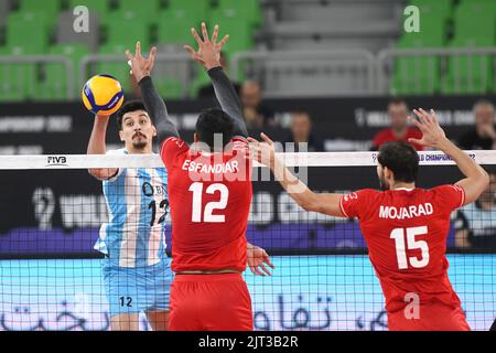 Bruno Lima (Argentinien), Amirhossein Esfandiar, Aliasghar Mojarad (Iran). Volleyball-Weltmeisterschaft 2022. Stockfoto