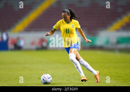 San Jose, Costa Rica. 25. August 2022. San Jose, Costa Rica, August 25. 2022: Aline (11 Brasilien) kontrolliert den Ball während der FIFA U20 Frauen-Weltmeisterschaft Costa Rica 2022 Fußball-Halbfinale zwischen Brasilien und Japan im Estadio Nacional in San Jose, Costa Rica. (Daniela Porcelli/SPP) Quelle: SPP Sport Press Foto. /Alamy Live News Stockfoto