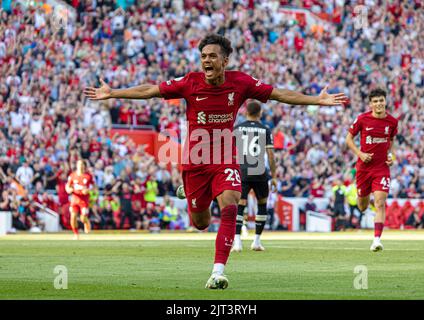 Liverpool. 28. August 2022. Fabio Carvalho aus Liverpool feiert sein Jubiläum, nachdem er beim Spiel der englischen Premier League zwischen Liverpool und AFC Bournemouth am 27. August 2022 in Liverpool, Großbritannien, ein Tor erzielt hat. Quelle: Xinhua/Alamy Live News Stockfoto