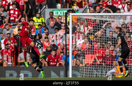 Liverpool. 28. August 2022. Liverpools Luis Diaz (L) erzielt das Eröffnungstreffer beim Spiel der englischen Premier League zwischen Liverpool und AFC Bournemouth am 27. August 2022 in Liverpool, Großbritannien. Quelle: Xinhua/Alamy Live News Stockfoto