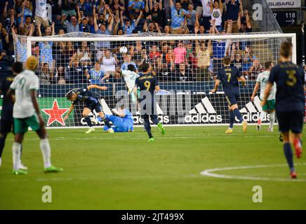 Chester, Pennsylvania, USA. 27. August 2022. Am 27. August 2022 feiern Chester PA-Philadelphia Union-Fans, nachdem DANIEL GAZDAG (6) im Subaru Park sein erstes Tor erzielt hat (Foto: © Ricky Fitchett/ZUMA Press Wire) Stockfoto