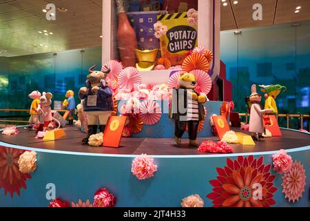 SINGAPUR - CA. JANUAR 2020: Innenaufnahme des internationalen Flughafens Singapur Changi. Stockfoto