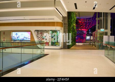 SINGAPUR - CA. JANUAR 2020: Innenaufnahme des internationalen Flughafens Singapur Changi. Stockfoto