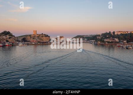 Drohnenschießen das Schloss sile und seine Umgebung, sile, istanbul, türkei Stockfoto