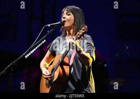 Mantova, Italien. 27. Aug, 2022. carmen consoli während CARMEN CONSOLI, italienische Sängerin Musikkonzert in MANTOVA, Italien, August 27 2022 Quelle: Independent Photo Agency/Alamy Live News Stockfoto