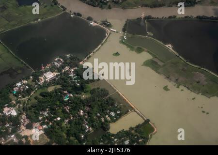 Dhaka, Bangladesch. 24. August 2022. Luftaufnahme von landwirtschaftlichen Ackerland in der Nähe von Dhaka City . (Foto: Sazzad Hossain/SOPA Images/Sipa USA) Quelle: SIPA USA/Alamy Live News Stockfoto