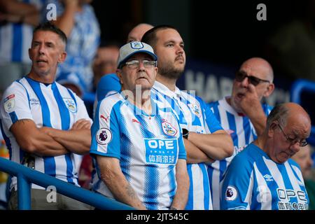 Huddersfield, Großbritannien. 27. August 2022. Huddersfield Town Fans in Huddersfield, Vereinigtes Königreich am 8/27/2022. (Foto von Steve Flynn/News Images/Sipa USA) Quelle: SIPA USA/Alamy Live News Stockfoto