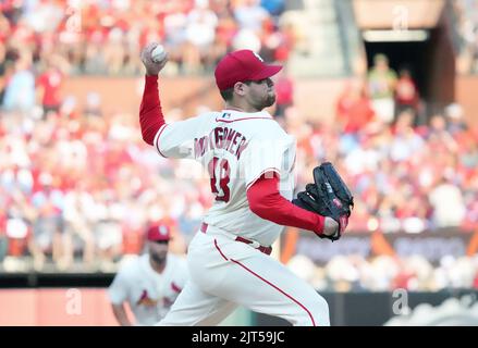 St. Louis Cardinals startet Pitcher Jordan Montgomery liefert einen Pitch an die Atlanta Braves im ersten Inning im Busch Stadium in St. Louis am Samstag, 27. August 2022. Foto von Bill Greenblatt/UPI Stockfoto